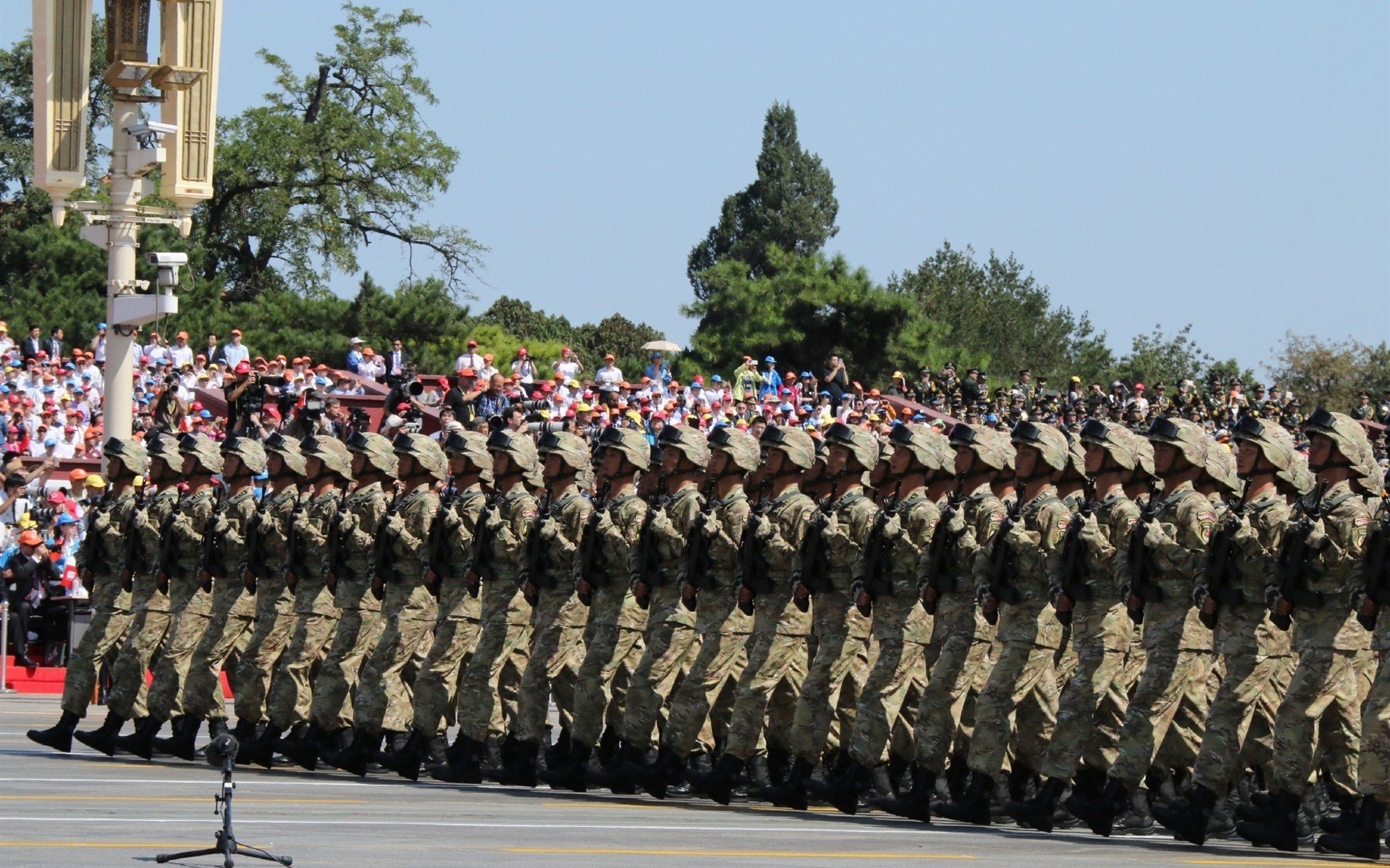 亚洲杯国足爆冷 球迷态度出现分歧,国足亚洲杯出线网易